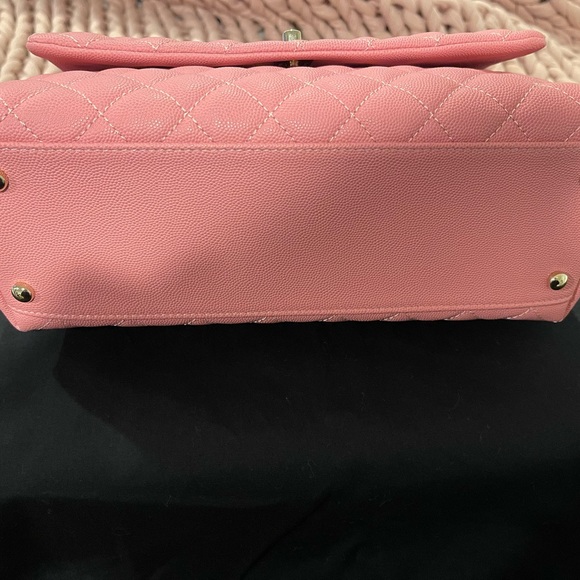 ❌ SOLD ❌✨Gorgoeus Chanel 20A CoCo Handle✨ - Picture 4 of 14